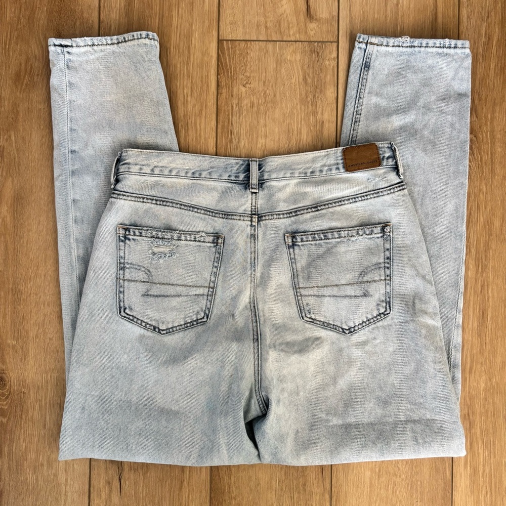 American Eagle Mom Jeans Light Wash Size 12 X-Long High Rise Distressed AE Denim - Picture 6 of 8